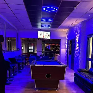 100 Pipers Bed & Breakfast Blackpool