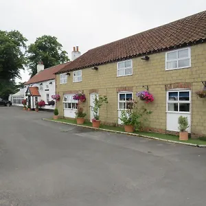 Greyhound Inn Ganton